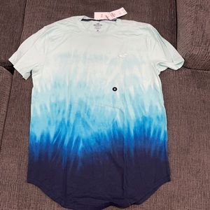Men’s hollister curved hem tee